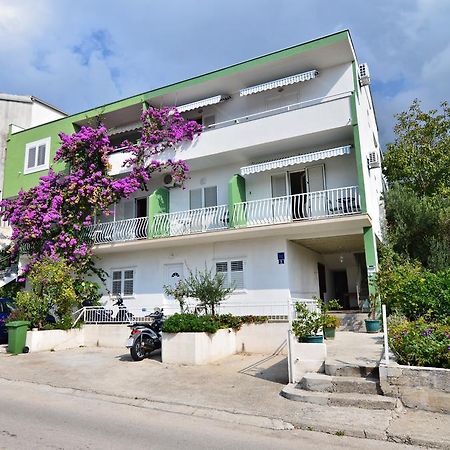 Apartments Sonja Tucepi Ngoại thất bức ảnh