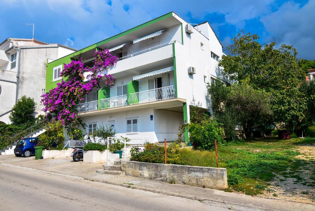 Apartments Sonja Tucepi Ngoại thất bức ảnh