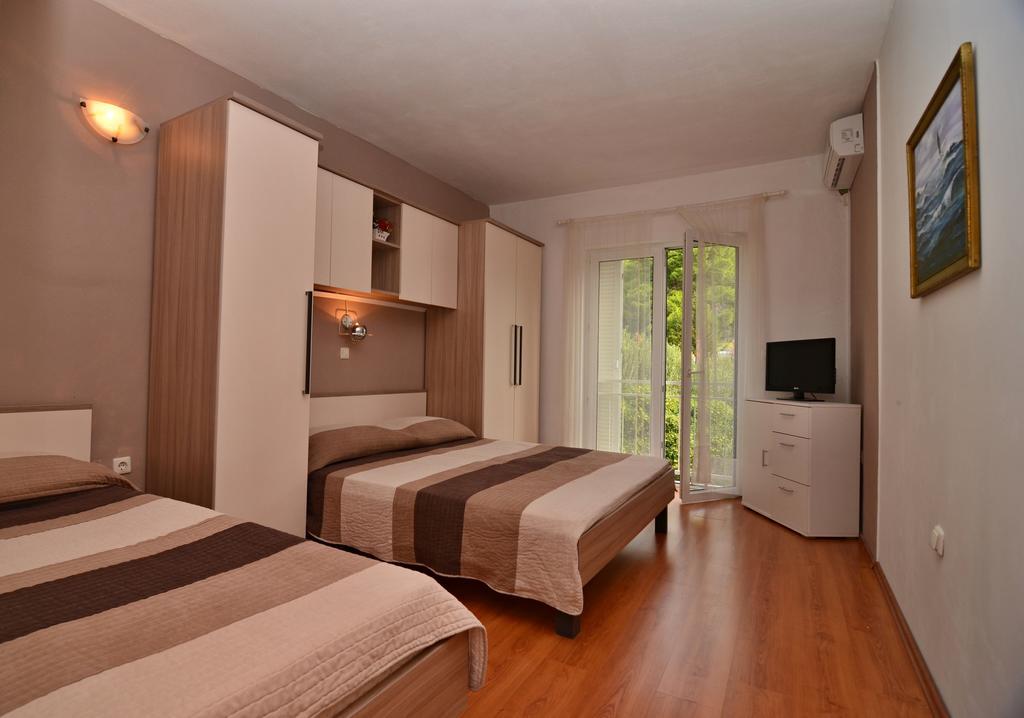 Apartments Sonja Tucepi Ngoại thất bức ảnh