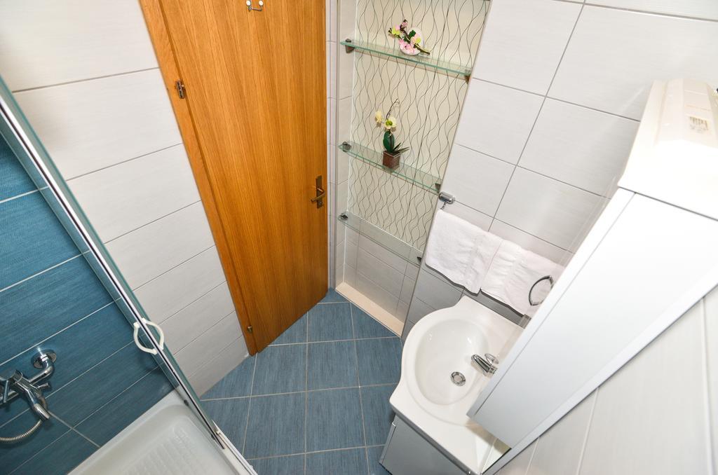 Apartments Sonja Tucepi Ngoại thất bức ảnh
