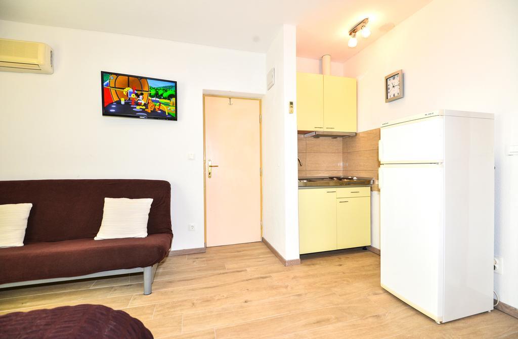 Apartments Sonja Tucepi Ngoại thất bức ảnh