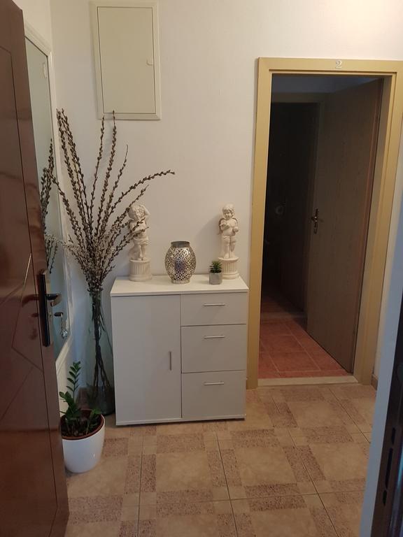 Apartments Sonja Tucepi Ngoại thất bức ảnh